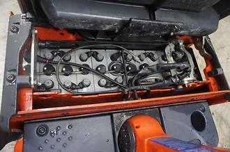 Použité vysokozdvižné vozíky LINDE L 14L AP - Nur 2.579 Stunden ELEKTRO HOCHHUBWAGENFAHRERSTAND (13065049)