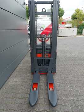 Použité vysokozdvižné vozíky LINDE L 16-117301 ELEKTRO HOCHHUBWAGENDEICHSEL (13075883)