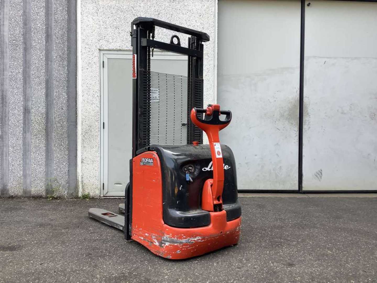 Použité vysokozdvižné vozíky LINDE L14 ELEKTRO HOCHHUBWAGENDEICHSEL (12968368)