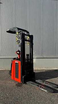 Použité vysokozdvižné vozíky LINDE L14AP ELEKTRO HOCHHUBWAGENFAHRERSTAND (12983731) backdrop