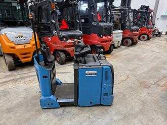 Použité vysokozdvižné vozíky LINDE P 30 C  ELEKTRO SCHLEPPER (13018698)