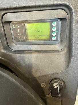 Použité vysokozdvižné vozíky LINDE P 30 C  ELEKTRO SCHLEPPER (13018698)
