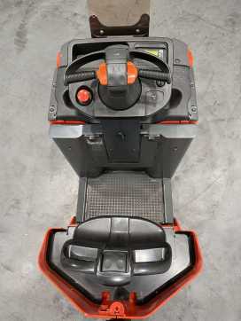 Použité vysokozdvižné vozíky LINDE P30C-1190 ELEKTRO SCHLEPPER (12993083)