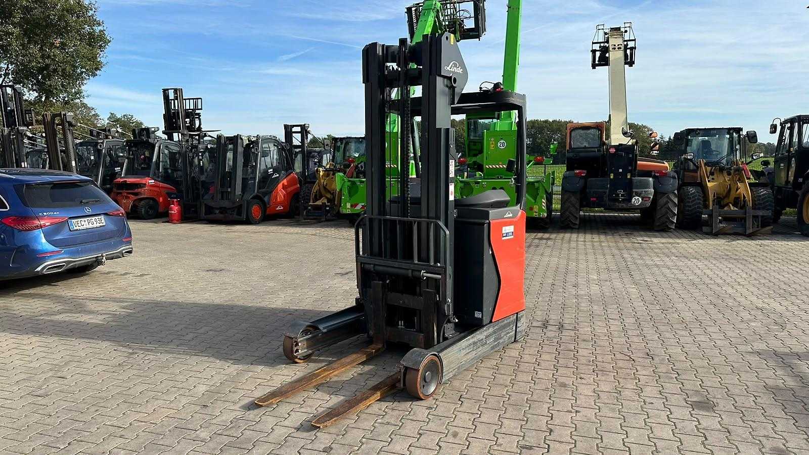 Použité vysokozdvižné vozíky LINDE R 16-01 ELEKTRO SCHUBMASTSTAPLER (13074099)