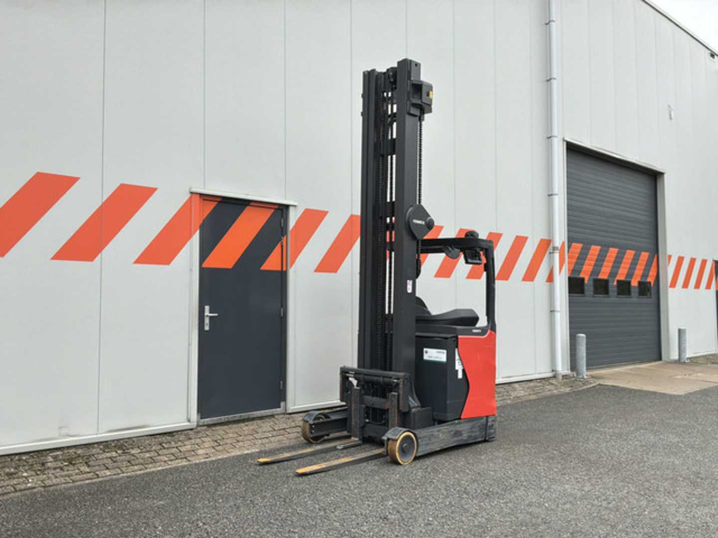 Použité vysokozdvižné vozíky LINDE R14HD-01 ELEKTRO SCHUBMASTSTAPLER (13074598)