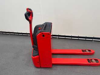 Použité vysokozdvižné vozíky LINDE T 16 1150x540 mm ELEKTRO NIEDERHUBWAGENDEICHSEL (13071654)