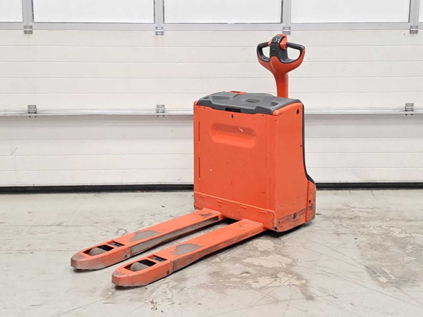 Použité vysokozdvižné vozíky LINDE T16 ELEKTRO HOCHHUBWAGENDEICHSEL (13071528)