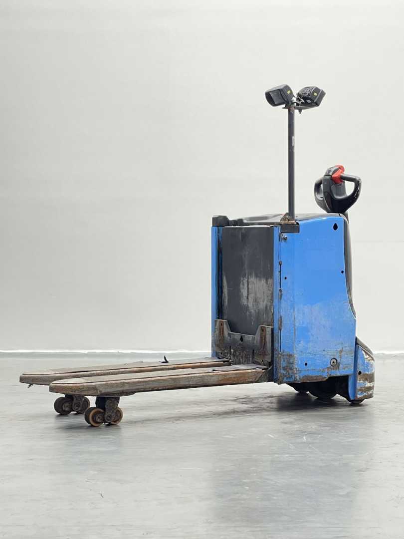 Použité vysokozdvižné vozíky LINDE T16L-1152 ELEKTRO NIEDERHUBWAGENDEICHSEL (13073001)
