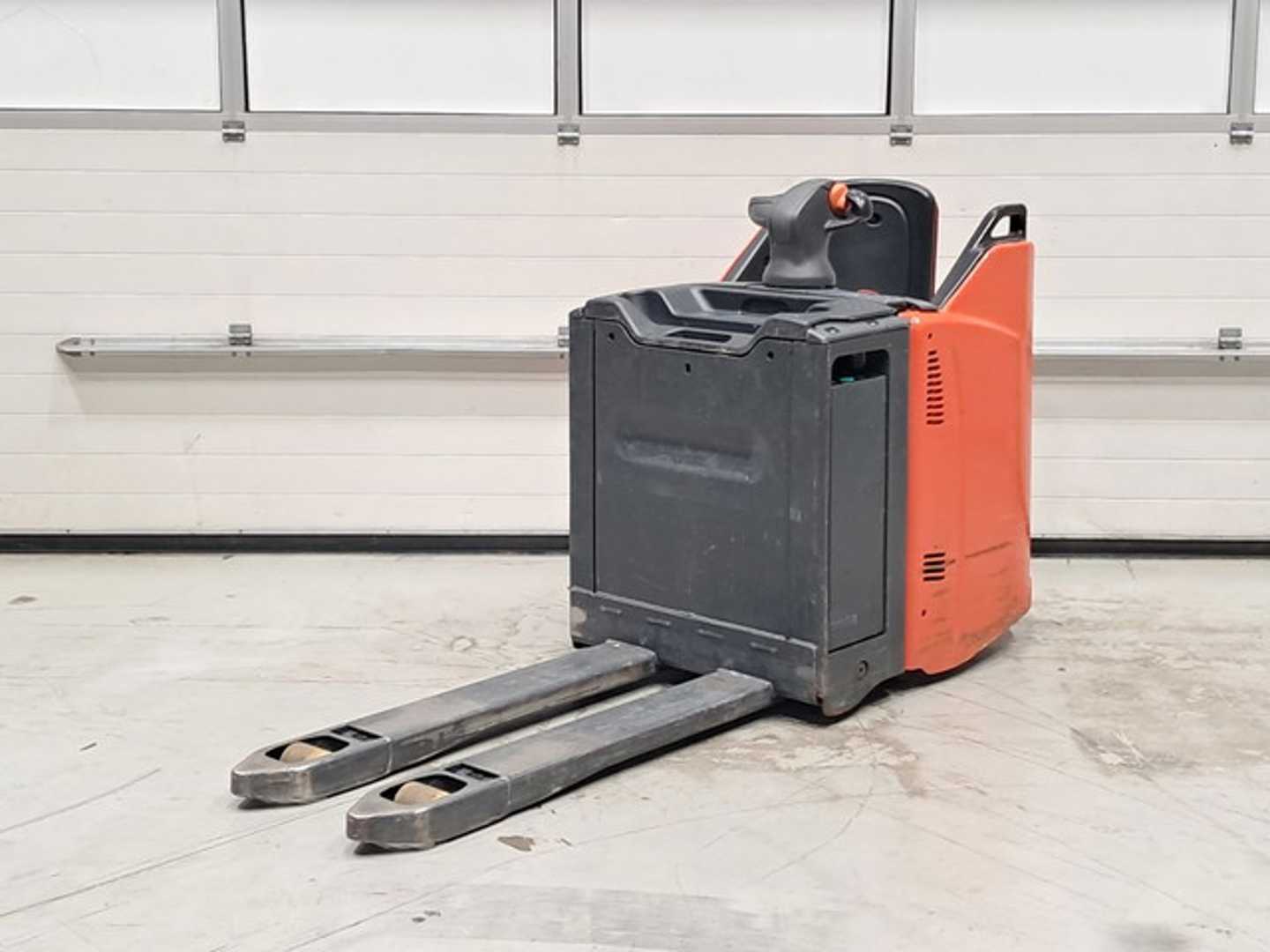 Použité vysokozdvižné vozíky LINDE T20 SP ELEKTRO HOCHHUBWAGENDEICHSEL (13073361)