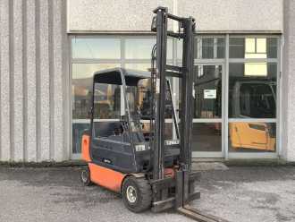 Použité vysokozdvižné vozíky LUGLI 18,48 ELEKTRO VIERRADFRONTSTAPLER (12946988) backdrop