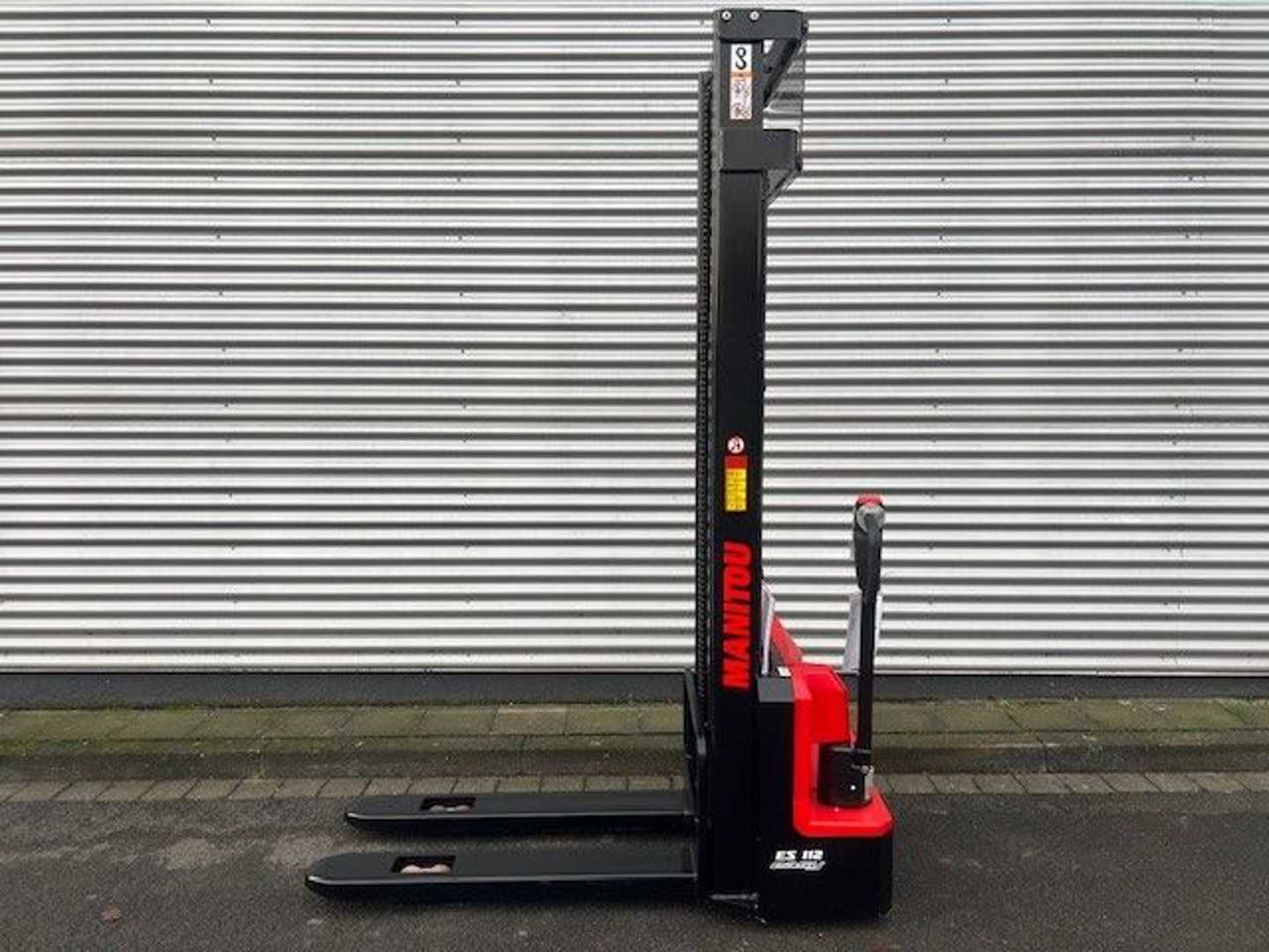 Použité vysokozdvižné vozíky MANITOU ES112 EASY ELEKTRO HOCHHUBWAGENDEICHSEL (13021681)