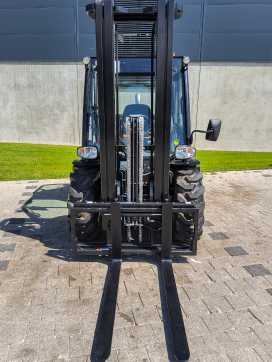 Použité vysokozdvižné vozíky MANITOU MC 30-4 DIESEL GELAENDESTAPLER (12962729)