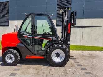 Použité vysokozdvižné vozíky MANITOU MC 30-4 DIESEL GELAENDESTAPLER (12962729)
