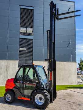 Použité vysokozdvižné vozíky MANITOU MC 30-4 DIESEL GELAENDESTAPLER (12962729)