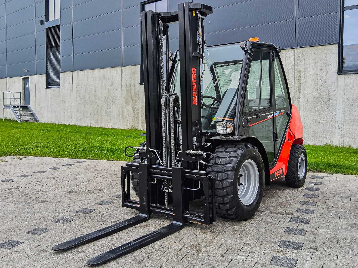 Použité vysokozdvižné vozíky MANITOU MSI 35D ST5 S1 DIESEL GELAENDESTAPLER (13035093)