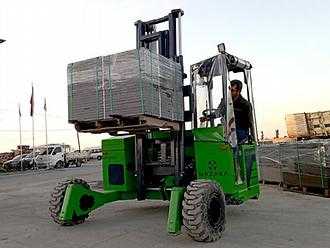Použité vysokozdvižné vozíky MAZAKA MF25D Truck Mounted Forklift DIESEL VIERWEGEMITNAHMESTAPLER (13024418)