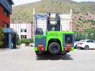 Použité vysokozdvižné vozíky MAZAKA MF25D Truck Mounted Forklift DIESEL VIERWEGEMITNAHMESTAPLER (13024418)