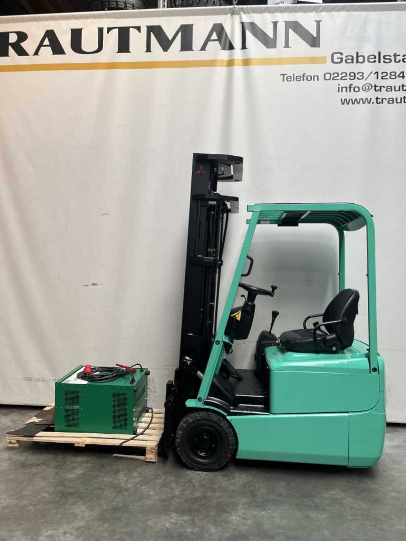 Použité vysokozdvižné vozíky MITSUBISHI FB12KRT ELEKTRO DREIRADFRONTSTAPLER (12996465)