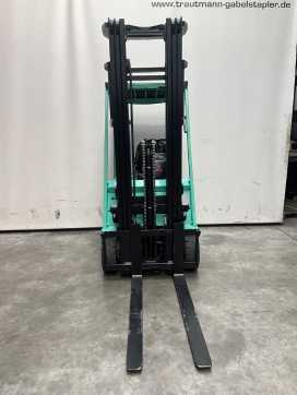 Použité vysokozdvižné vozíky MITSUBISHI FB12KRT ELEKTRO DREIRADFRONTSTAPLER (12996465)