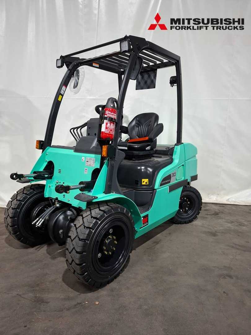 Použité vysokozdvižné vozíky MITSUBISHI FD 30 N3 DIESEL VIERRADFRONTSTAPLER (13061082)