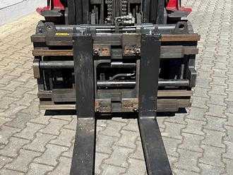Použité vysokozdvižné vozíky MITSUBISHI FD30N DIESEL VIERRADFRONTSTAPLER (13035092)