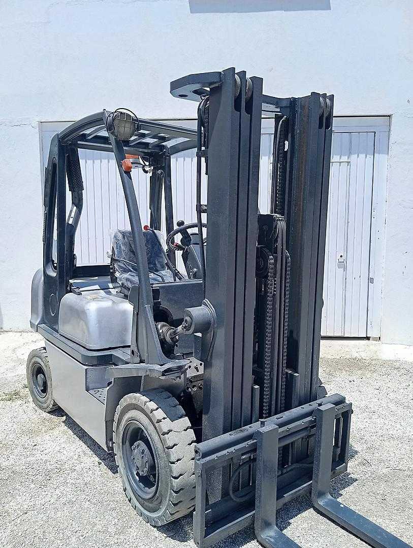 Použité vysokozdvižné vozíky NISSAN FD30 DIESEL VIERRADFRONTSTAPLER (13051301)