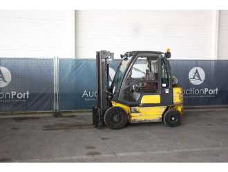 Použité vysokozdvižné vozíky NISSAN U1D2A25LQ GAS VIERRADFRONTSTAPLER (13039013) backdrop