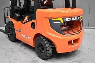 Použité vysokozdvižné vozíky NOBLELIFT CPCD25 3300 DIESEL VIERRADFRONTSTAPLER (13072369)
