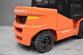 Použité vysokozdvižné vozíky NOBLELIFT CPCD50 5500 DIESEL VIERRADFRONTSTAPLER (13072870)