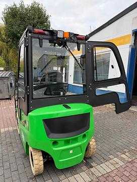 Použité vysokozdvižné vozíky NOBLELIFT FE4P20Q ELEKTRO VIERRADFRONTSTAPLER (13074102)