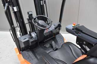 Použité vysokozdvižné vozíky NOBLELIFT FEP 25 P /K801374/ ELEKTRO VIERRADFRONTSTAPLER (13069665)