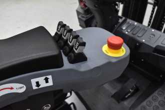 Použité vysokozdvižné vozíky NOBLELIFT FEP 25 P /K801374/ ELEKTRO VIERRADFRONTSTAPLER (13069665)