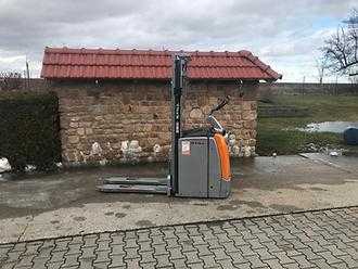 Použité vysokozdvižné vozíky STILL EXV-SF 14 ELEKTRO HOCHHUBWAGENFAHRERSTAND (12032700) backdrop