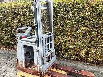 Použité vysokozdvižné vozíky STILL EXV-SF 14 Ersatzteilträger 2 Stück, ein Preis ELEKTRO HOCHHUBWAGENDEICHSEL (13072825)