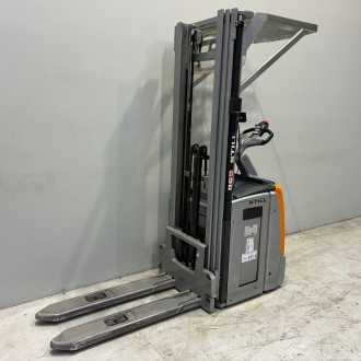 Použité vysokozdvižné vozíky STILL EXV-SF14_VÆGT ELEKTRO HOCHHUBWAGENFAHRERSTAND (13067488)