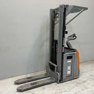 Použité vysokozdvižné vozíky STILL EXV-SF14_VÆGT ELEKTRO HOCHHUBWAGENFAHRERSTAND (13067489)