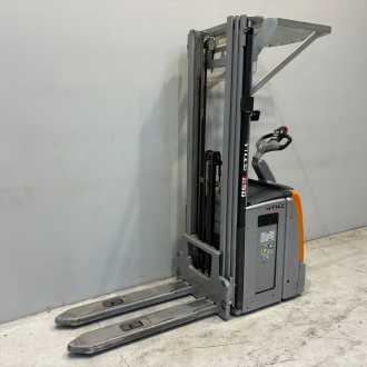 Použité vysokozdvižné vozíky STILL EXV-SF14_VÆGT ELEKTRO HOCHHUBWAGENFAHRERSTAND (13067493)