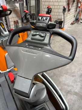 Použité vysokozdvižné vozíky STILL EXV-SF16D ELEKTRO HOCHHUBWAGENFAHRERSTAND (13058596)