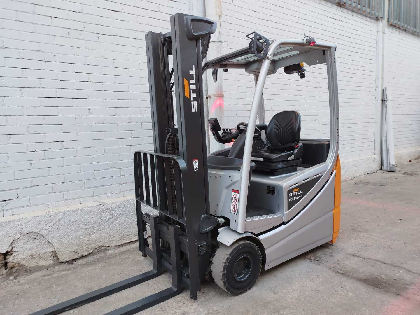 Použité vysokozdvižné vozíky STILL RX20-14C ELEKTRO DREIRADFRONTSTAPLER (13067325)