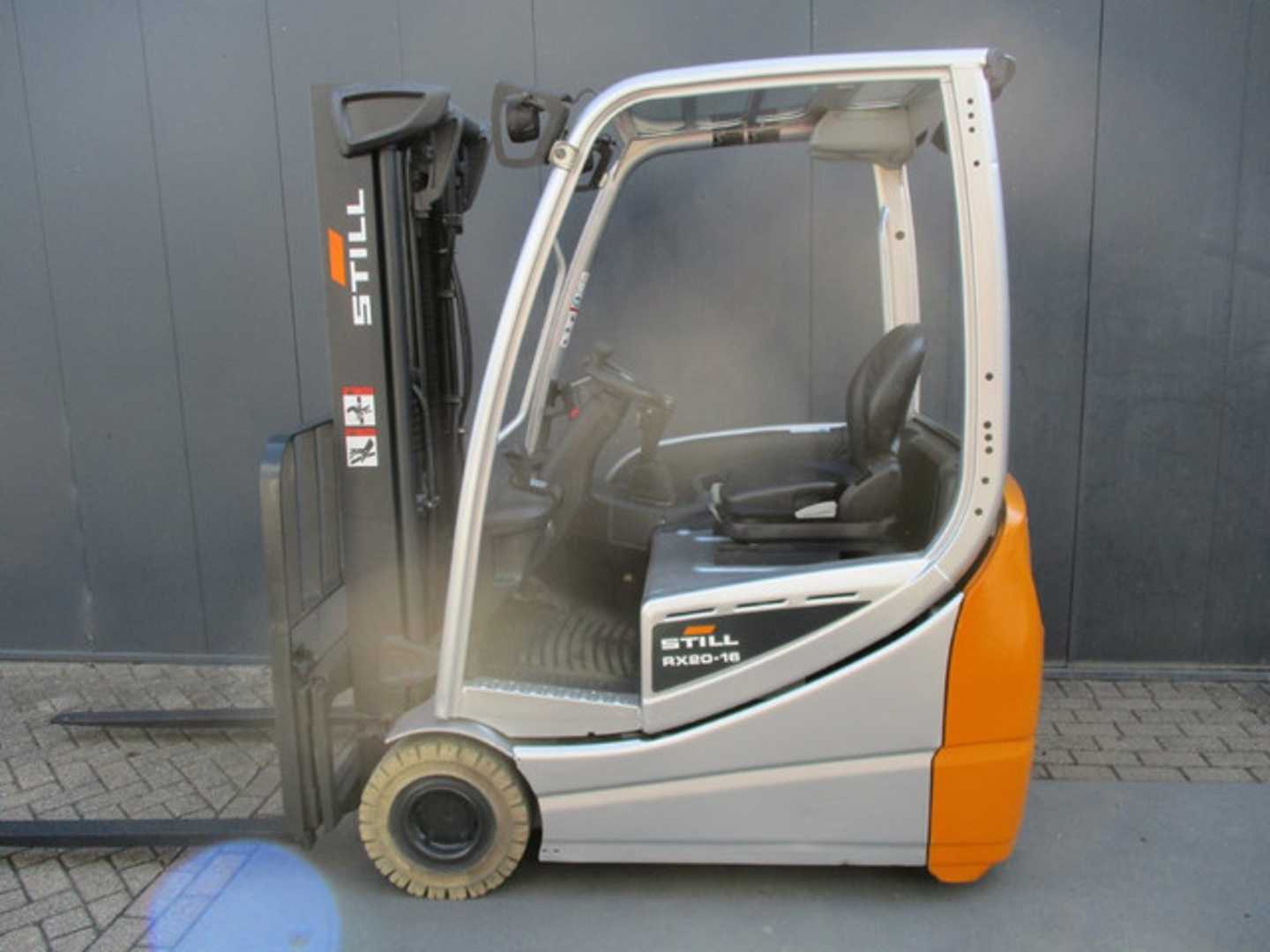 Použité vysokozdvižné vozíky STILL RX20-16 ELEKTRO DREIRADFRONTSTAPLER (13071630)
