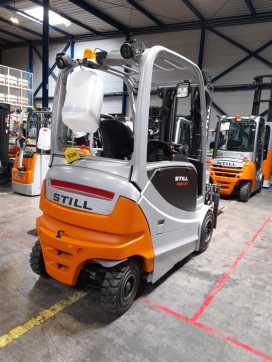 Použité vysokozdvižné vozíky STILL RX60-30 ELEKTRO VIERRADFRONTSTAPLER (12964647)