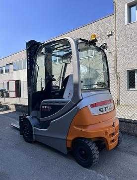 Použité vysokozdvižné vozíky STILL RX60-30 ELEKTRO VIERRADFRONTSTAPLER (13071210)