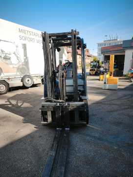 Použité vysokozdvižné vozíky TOYOTA 02-8 FGF 18 GAS VIERRADFRONTSTAPLER (13070550)