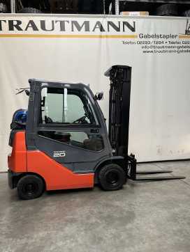 Použité vysokozdvižné vozíky TOYOTA 02-8 FGKF20 GAS VIERRADFRONTSTAPLER (13016550) backdrop