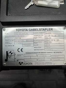Použité vysokozdvižné vozíky TOYOTA 02-8 FGKF20 GAS VIERRADFRONTSTAPLER (13016550)