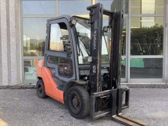 Použité vysokozdvižné vozíky TOYOTA 02-8FDF25 DIESEL VIERRADFRONTSTAPLER (13070932) backdrop