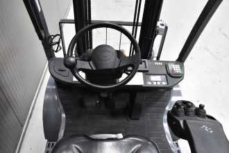 Použité vysokozdvižné vozíky TOYOTA 02-8FGF25 /58293/ GAS VIERRADFRONTSTAPLER (13066177)