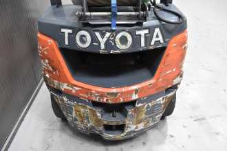Použité vysokozdvižné vozíky TOYOTA 02-8FGF25 /58293/ GAS VIERRADFRONTSTAPLER (13066177)