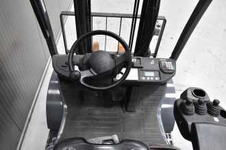 Použité vysokozdvižné vozíky TOYOTA 02-8FGF25 /58300/ GAS VIERRADFRONTSTAPLER (13069549)