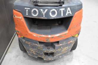 Použité vysokozdvižné vozíky TOYOTA 02-8FGF25 /58304/ GAS VIERRADFRONTSTAPLER (13069553)